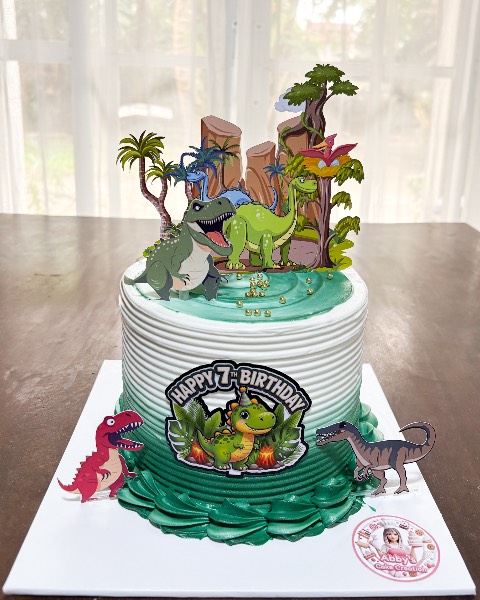 6x4 Themed Cake